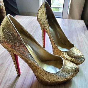 Gold Sparkle Holiday Heel size 8